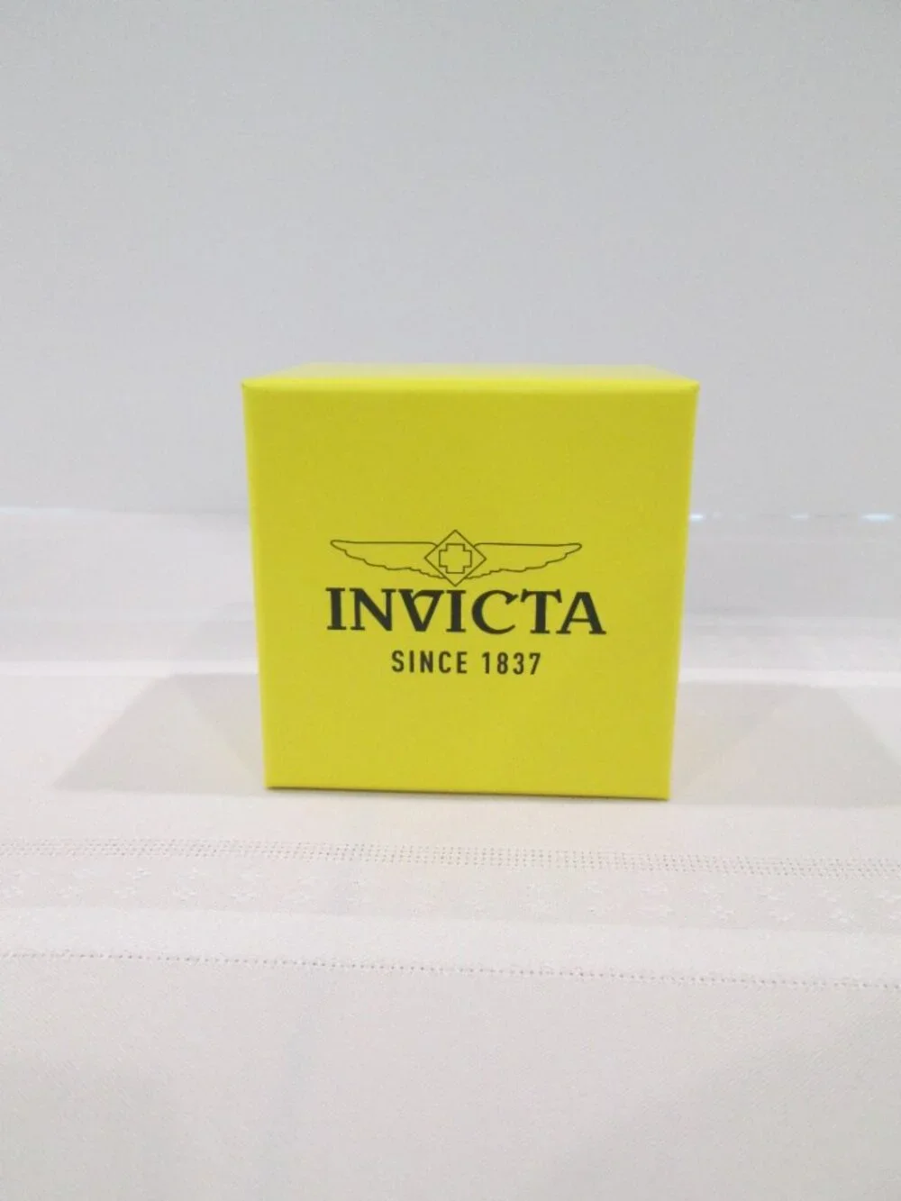 💚 Invicta Ladies’ Gold Tone & Green Adjustable Strap Watch NIB